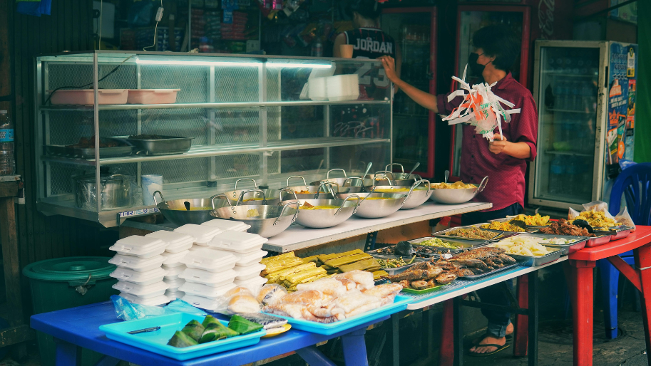 Vegan Eats Map - https://veganeatsmap.com/how-to-find-tasty-food-near-by-for-any-occasion/