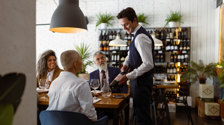 Vegan Eats Map - https://veganeatsmap.com/12-smart-dining-tips-pretty-good-advice/